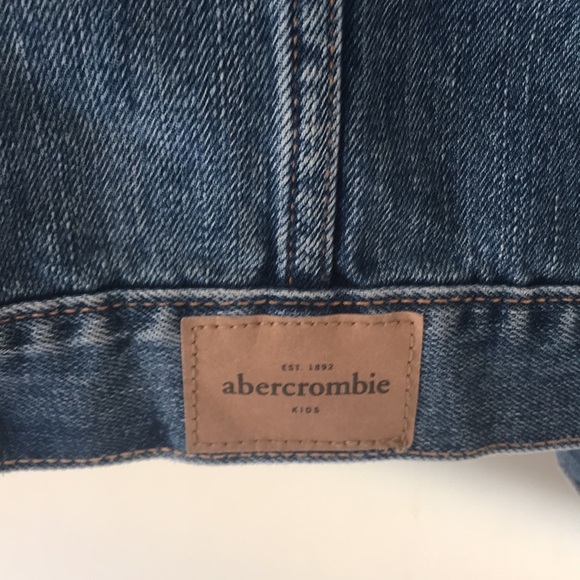 EUC Abercrombie Kids Denim Jacket 💙⚪️ - Picture 9 of 13